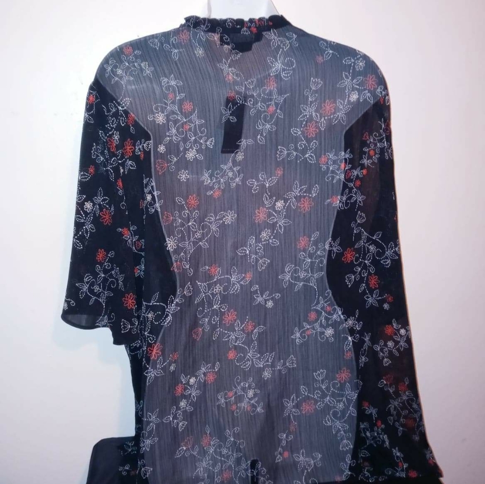 Blouse - Picture 3 of 4